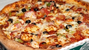 Nebunie totală! Această pizza costă 750.000 de mii de dolari! Află cum e posibil aşa ceva şi de ce!