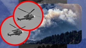 Două elicoptere s-au ciocnit în timpul unei intervenții la incendii în Grecia. Doi oameni au murit, în timp ce Europa este lovită de unul dintre cele mai grave sezoane de incendii din ultimii ani