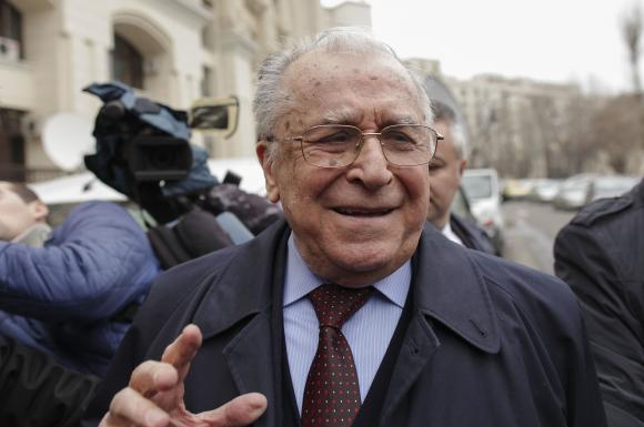 Ion Iliescu, internat de urgență. A fost diagnosticat cu pericardită hemoragică și este operat la inimă