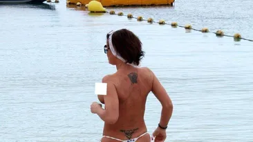 O actriţă celebră, cu sânii la vedere! Imaginile sunt incredibile