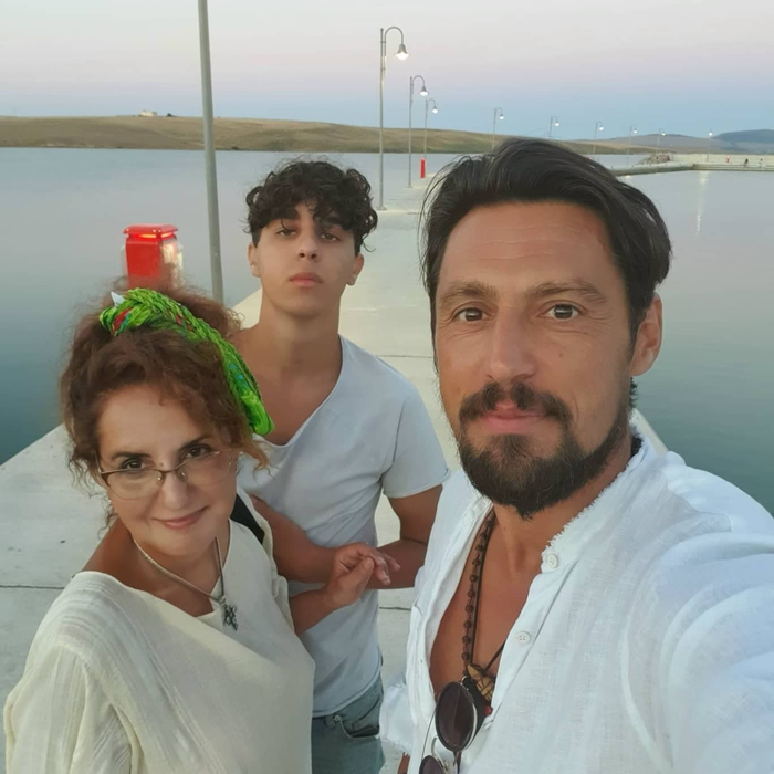Daniel Pavel, alături de fosta parteneră și de fiul lor/ Sursa foto: Instagram