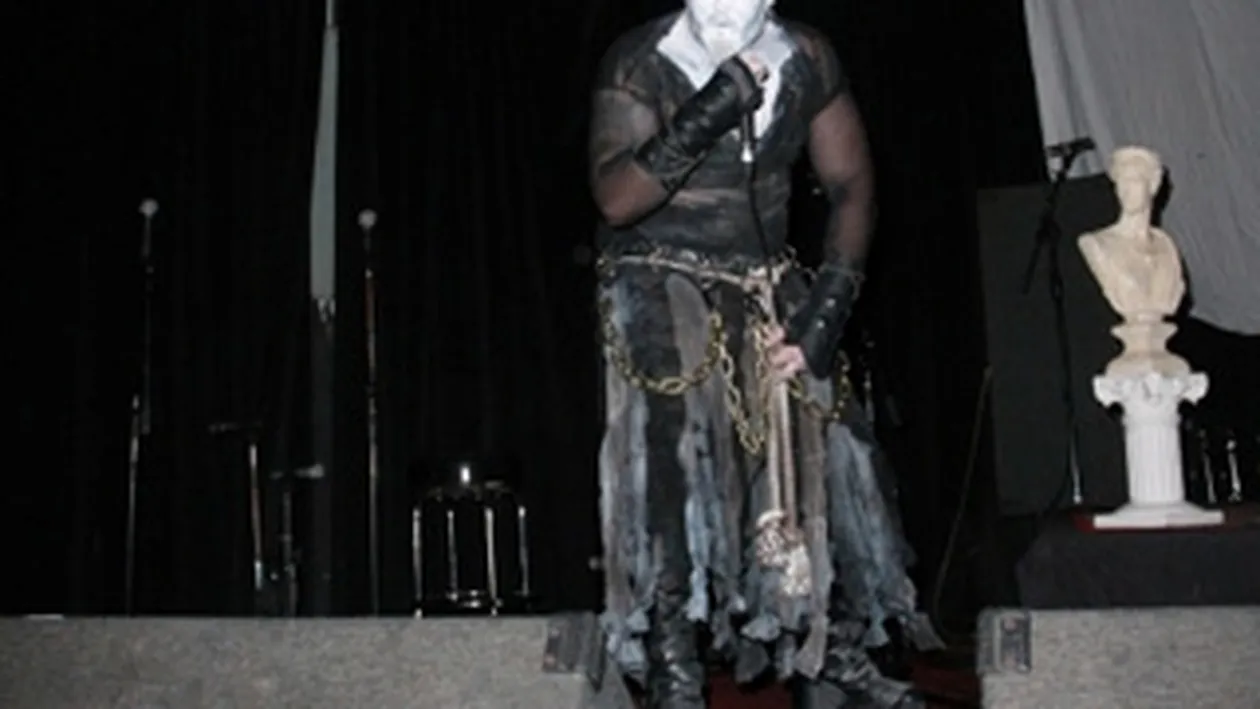 Nicholas Cage cu fosta sotie si fiul: Familia Adams in varianta moderna