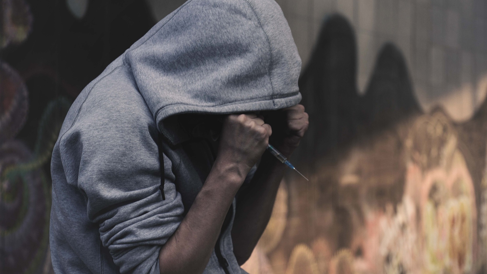 Caz șocant! Un tată și-a injectat copiii cu heroină pentru a-i ajuta să doarmă mai repede