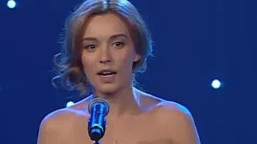 Diana Dumitrescu, apariţie răvăşitoare la premiile Gopo 2013! Uite-o pe blondină cât este de elegantă, într-o rochie roşie!