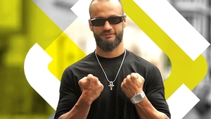 Pumnul care i-a spart capul lui Neveu a ”păpat” 7.000 €! Imaginea șocantă a radiografiei degetelor lui Yamato, după ce au fost prinse în șuruburi