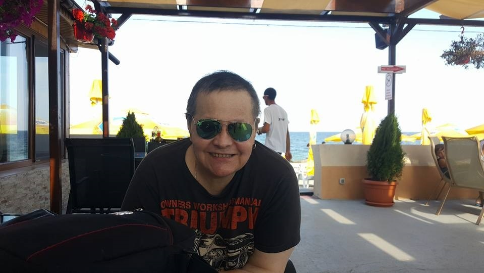 Fostul solist al trupei ”Compact” şi-a revenit MIRACULOS. Cum arată Leo Iorga după ce a învins cancerul