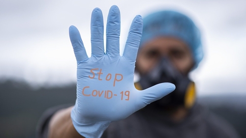 Încă șase români au fost uciși de COVID-19. Numărul deceselor din România ajunge la 681