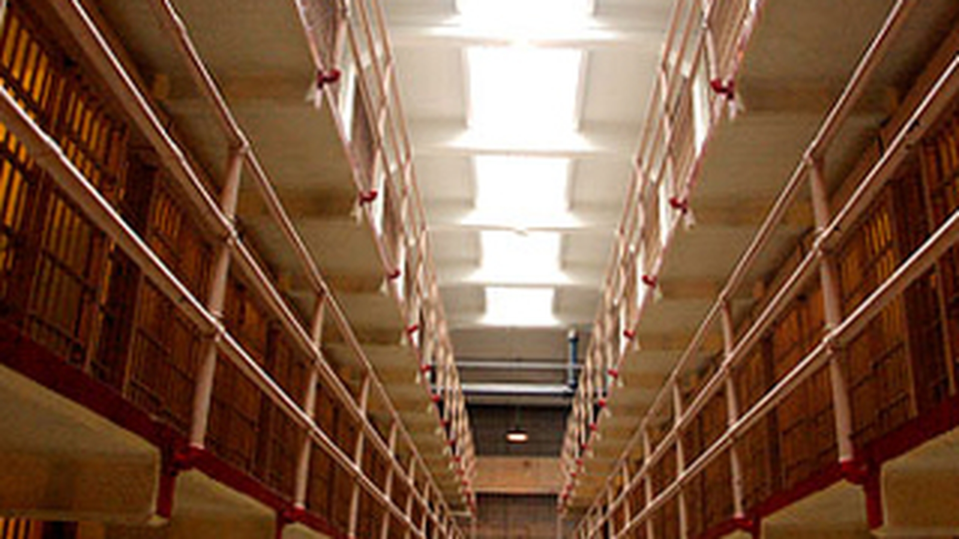 Aproximativ 800 de detinuti din 36 de penitenciare vor participa la "Let's Do It, Romania"