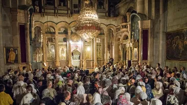 BANCUL ZILEI | Bulă, la biserică: Părinte, pot să fumez când mă rog?