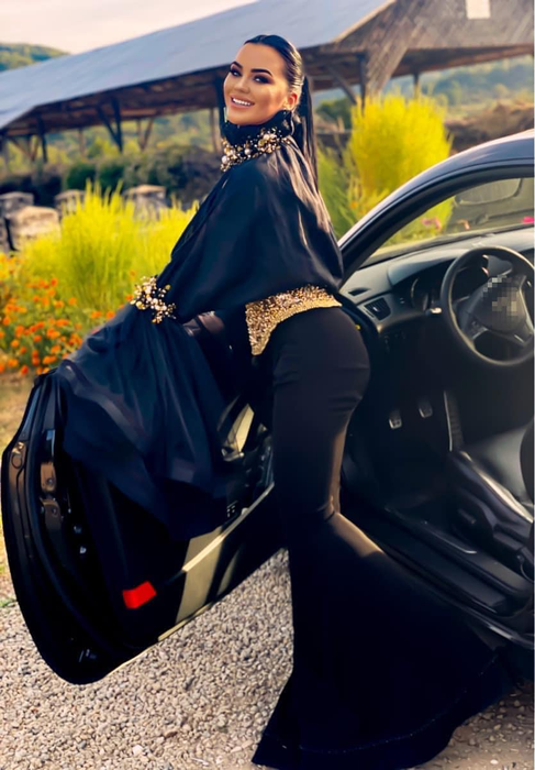 Carmen de la Sălciua i-a dat o lecție de viață fostei prezentatoare de la Kanal D, Bianca Drăgușanu: “Răutatea e o boală! Câinii latră, ursul trece”