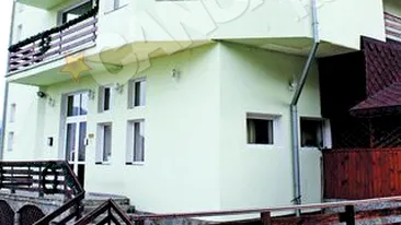 Eleva violata de la Jean Monnet se duce la psiholog! Le-a spus prietenelor ca profu' i-a nenorocit viata!