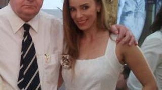 Annes: "Corneliu Vadim Tudor m-a invitat la el si mi-a facut un cadou"