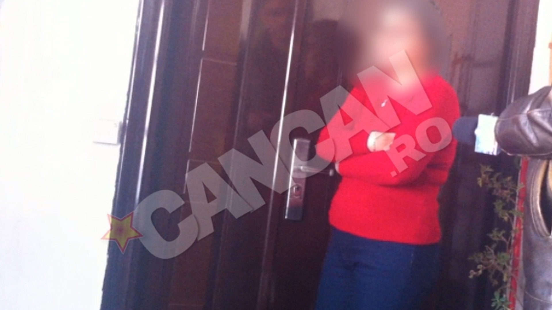 Mama profului de sport de la "Jean Monnet", arestat pentru viol: "Oana l-a provocat, s-a dus peste el cu tatele goale!"