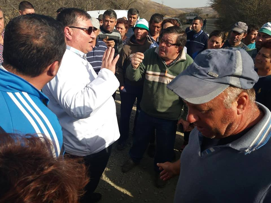 Autoritățile încearcă să îi convingă pe cetățeni că este în interesul lor să fie ucise animalele