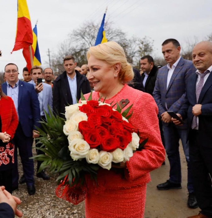 Soțul Vioricăi Dăncilă are un salariu mai mare decât șefa PSD. I-a dăruit un ceas de 20.000 de euro și dețin împreună 4 case