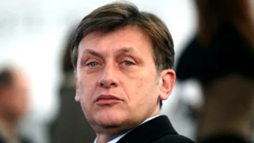 Basescu si Antonescu ii indemna pe romani sa iasa la vot