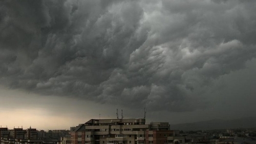 România, afectată de un fenomen meteo extrem, cum nu s-a mai văzut! Cine face această declarație