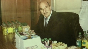 Vraciul Stelian Fulga te vindeca in Saptamana Mare si de boli inexistente! Vezi ce vila cu piscina si-a tras cu banii castigati!