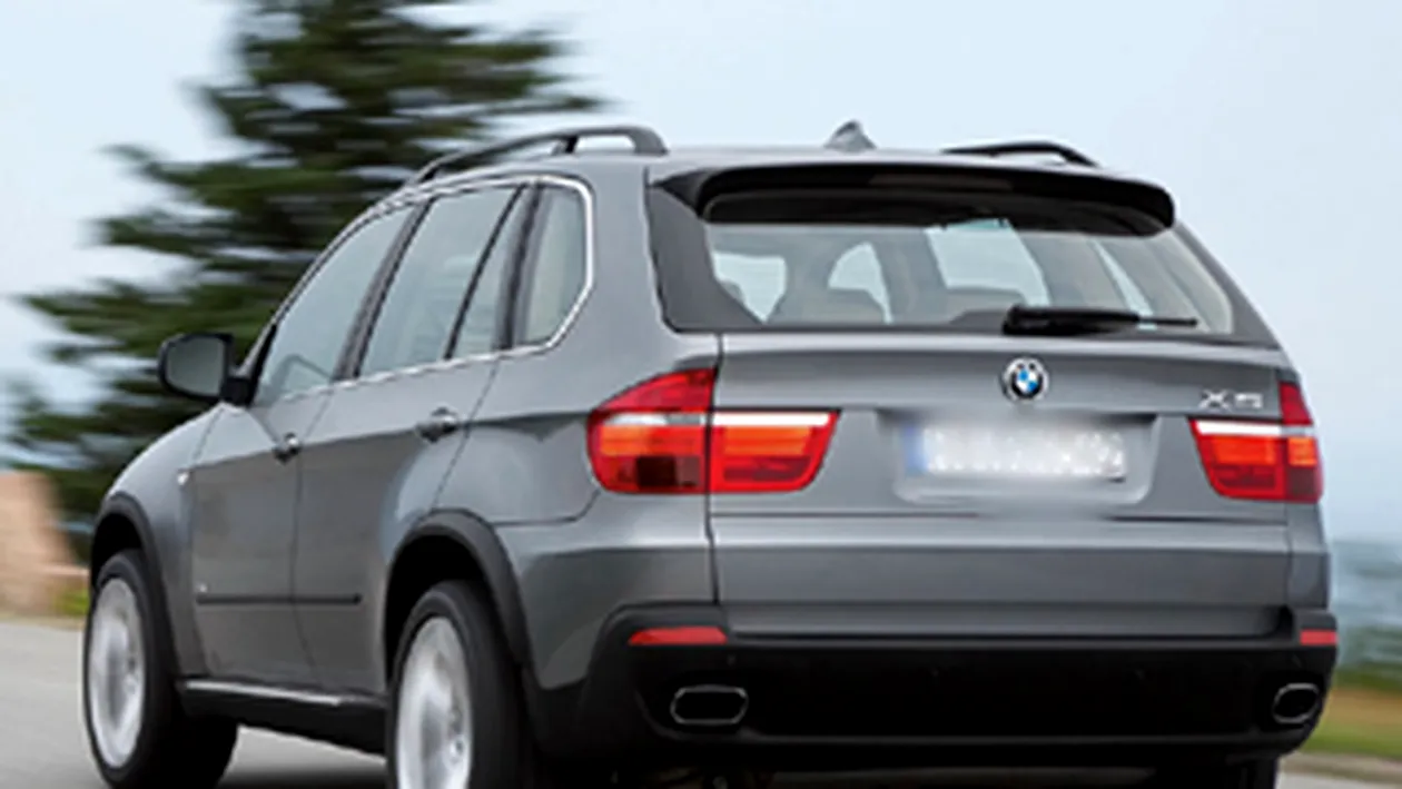 Un hot a furat un BMW X5 lasat cu cheile in contact