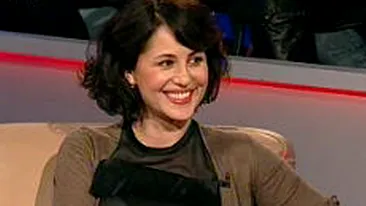 Mindruta: Sotia mea a fost prima femeie din viata mea la care m-am dus cu spaga: o cutie cu bomboane si un pachet de cafea