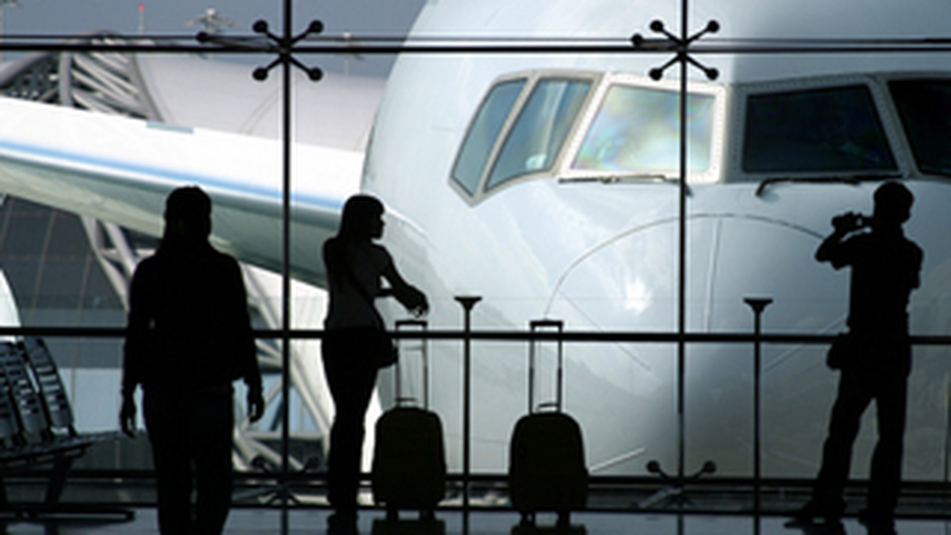 Alta taxa! Am putea scoate inca 0,3 euro din buzunar pentru fiecare bilet de avion