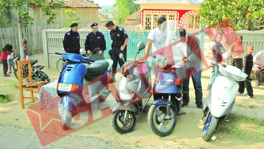 70 de scutere confiscate din curtea unui oltean