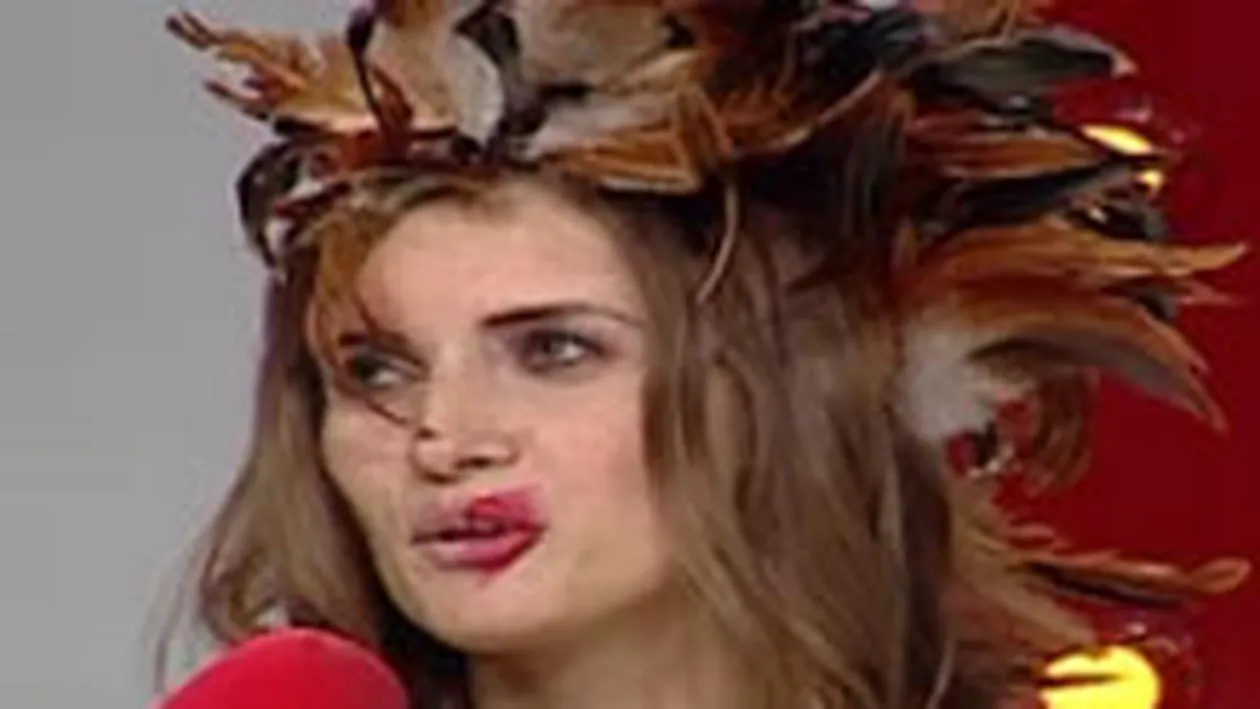 Dana Rogoz raspunde criticilor aduse de Iulia Albu gentii sale. Geanta a fost apreciata in Vogue, deci...