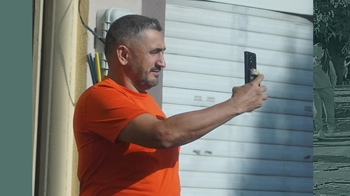 Cum l-am surprins pe Mișu Pricopsitu`! Fostul politician nu avea cum să rateze momentul: și-a făcut selfie