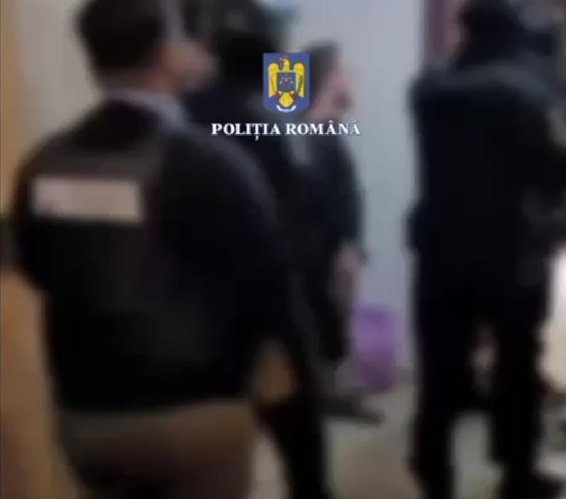 Florin Salam a fost ”săltat” de mascați/ Sursa foto: Captură video
