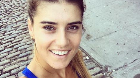 O vezi mereu pe terenul de tenis, dar iată ce maşină conduce! SORANA CÎRSTEA le-a arătat tuturor. „Beep, beep“
