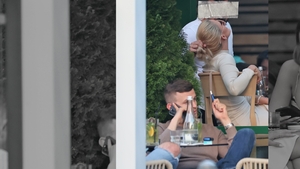 Iuliana Pepene a ”combinat” un asistent TV! NU E COVE. Știrista are porniri sado-maso chiar în restaurant! O trage de păr și o…