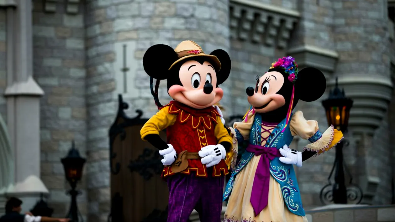 Știi de ce Mickey Mouse avea mănuși albe? Adevărul spus chiar de Walt Disney