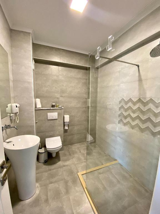 Concediu de coșmar pentru un cuplu în hotelul Simonei Halep din Mamaia Nord. Ce au găsit Andrei și soția lui în cameră