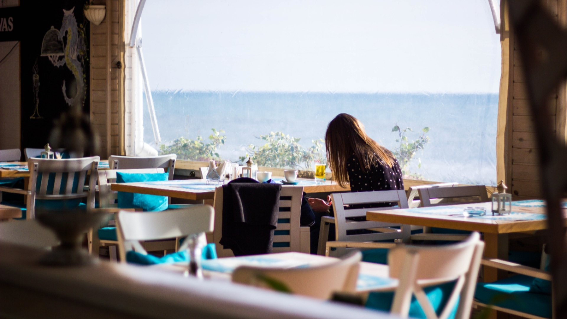Cât a scos din buzunar o turistă pentru o porție de mămăliguță la Eforie Nord. A încremenit când a văzut nota de plată