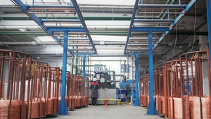 O companie de cabluri electrice oferă salarii nete care ajung la 10.000 de lei. Cazarea plătită integral