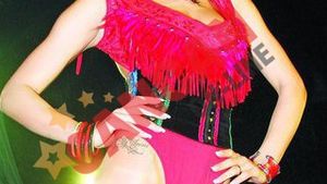 Adelina Varciu si sosia ei, impreuna pe podium la Princess!