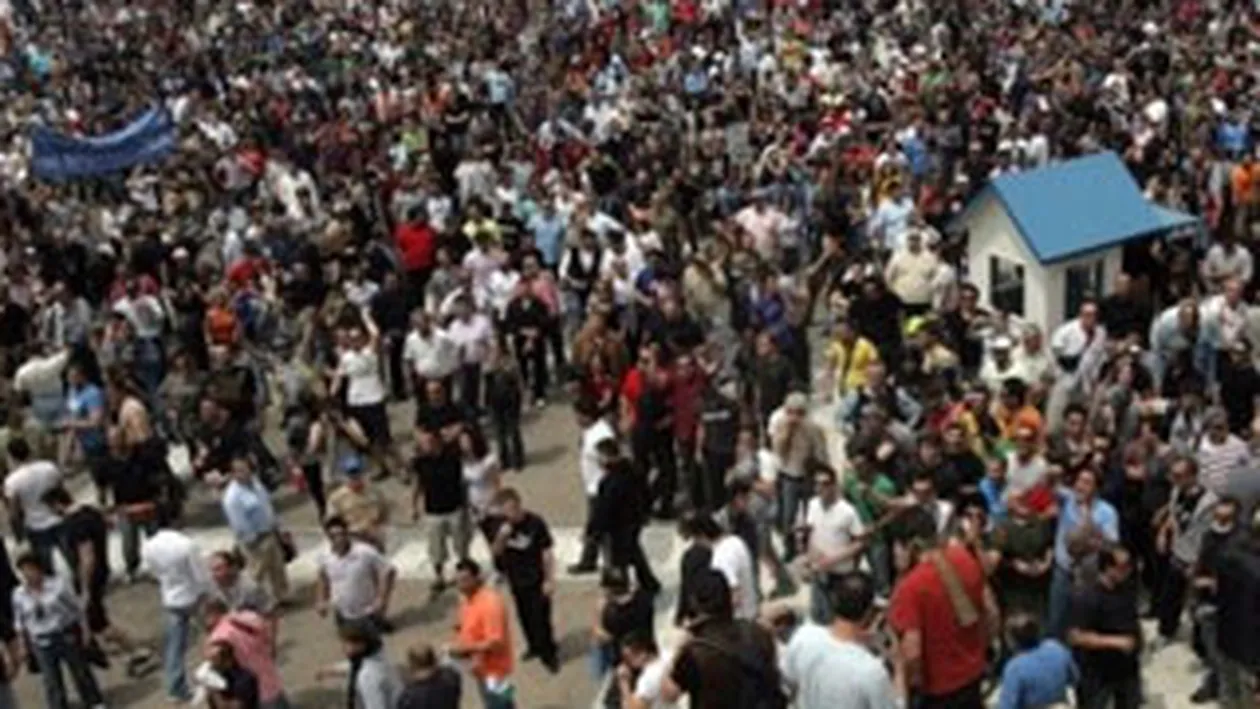 Mii de persoane manifesteaza in Grecia, in prima zi a grevei generale