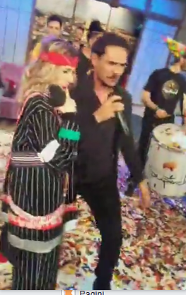 Răzvan Simion a făcut-o de ziua Lidie Buble! Nimeni nu se aştepta la asta, când a urcat pe scenă, a luat microfonul şi…