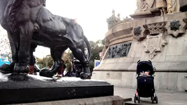 Oana Turcu si-a plimbat fiul prin tari straine: Tudor a fost plecat pentru cateva zile la Barcelona