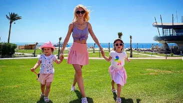 Andreea Bălan, meniu de prânz de 5 stele, în vacanța din Egipt. Ce și-a pus artista în farfurie, din bufetul suedez. FOTO