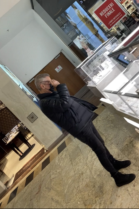 Dan Bittman a fost pus în dificultate de diversitatea bijuteriilor!  Pe care dintre femeile din viața lui vrea să o impresioneze?
