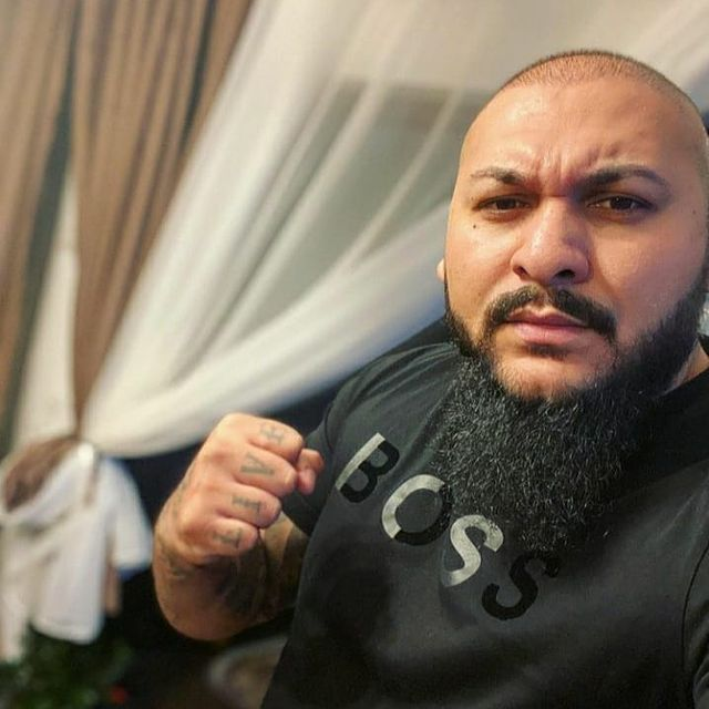 Dani Mocanu dezvăluie suma minimă pentru care e dispus să meargă la evenimente. “Prefer să stau cu familia decât să mă duc să cânt pe …”