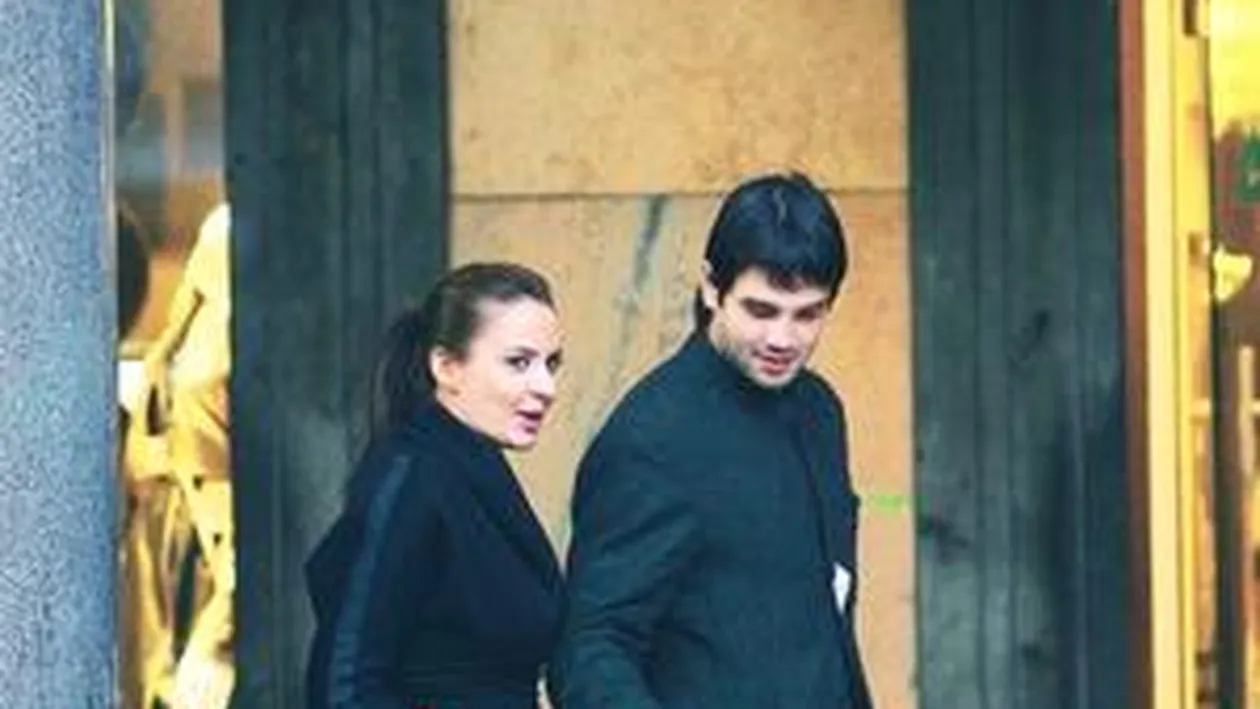 Paparazzi dupa Adelina si Chivu la Milano