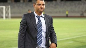 Ionel Ganea, bunic la doar 45 de ani! Fiica sa, Ioana, a adus pe lume un băiețel. “Sper că va rupe plasele!”