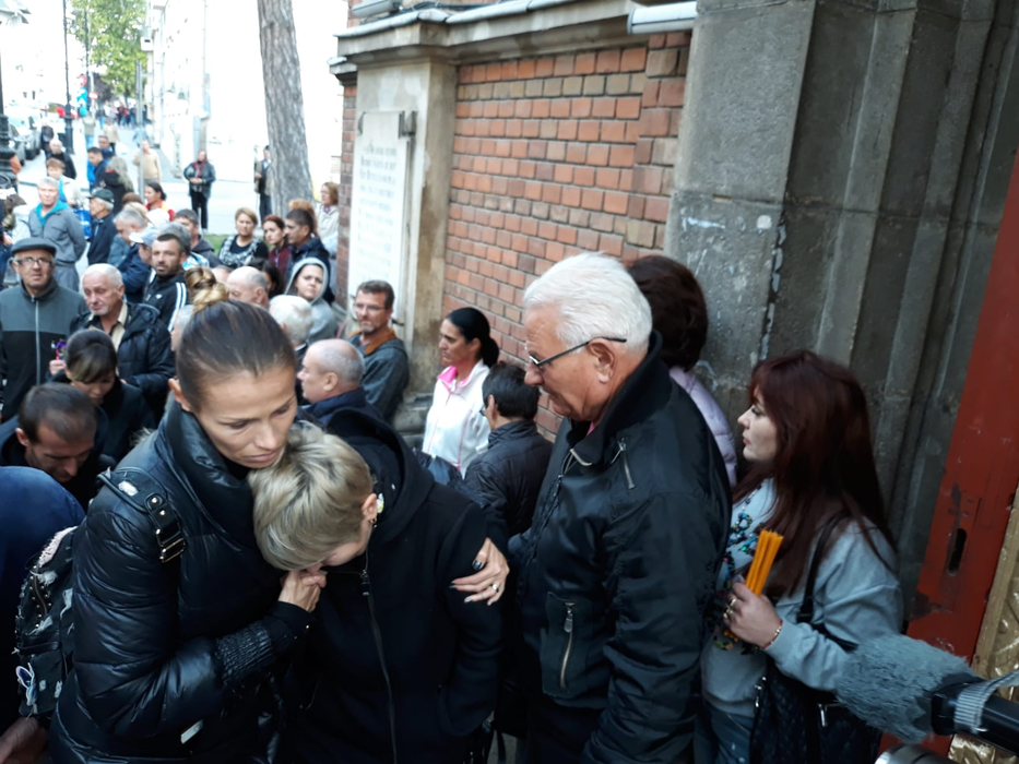Momente sfâşietoare la căpătâiul lui Ilie Balaci! Fiica cea mare, Lorena, a avut nevoie de ajutor