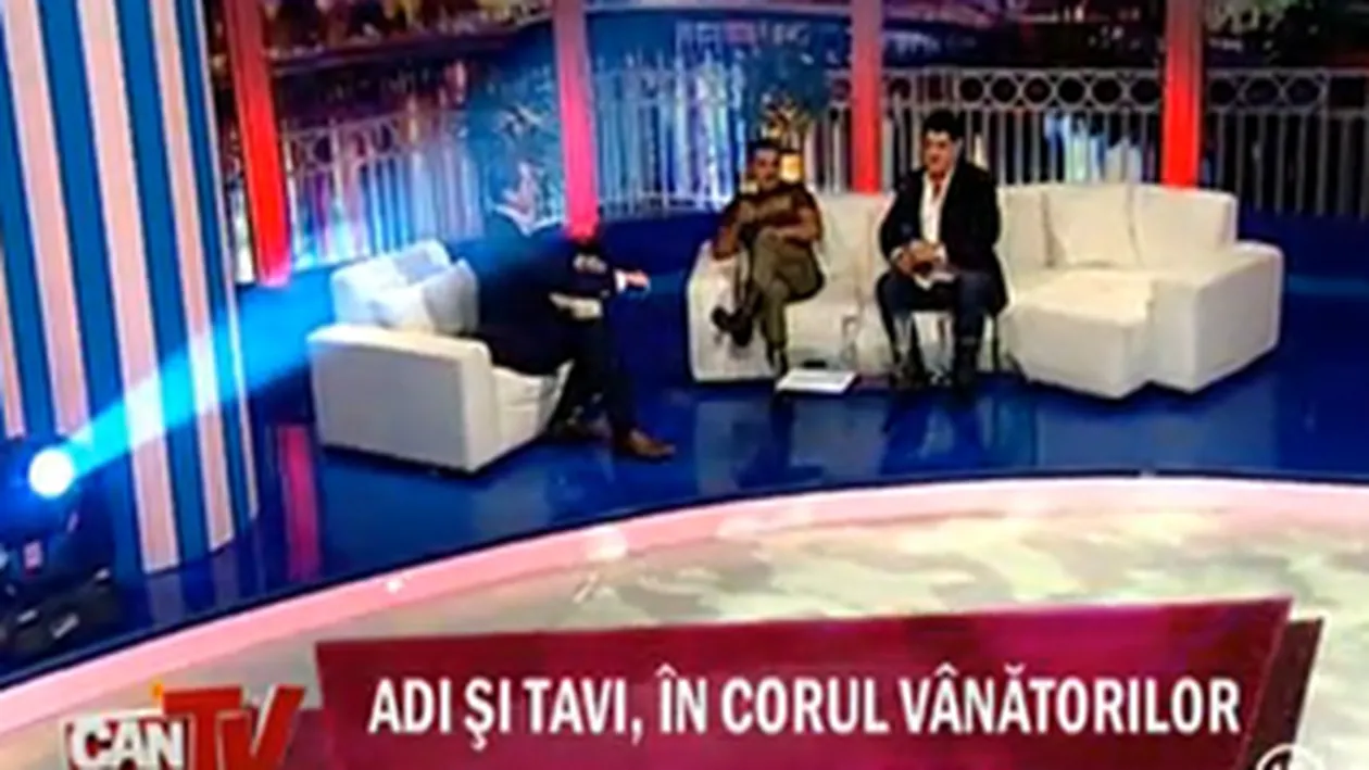 VIDEO Adi de la Valcea si Tavi Colen s-au inarmat pana in dinti si au iesit la vanatoare! Mie imi place sa impusc pasaricile mici!