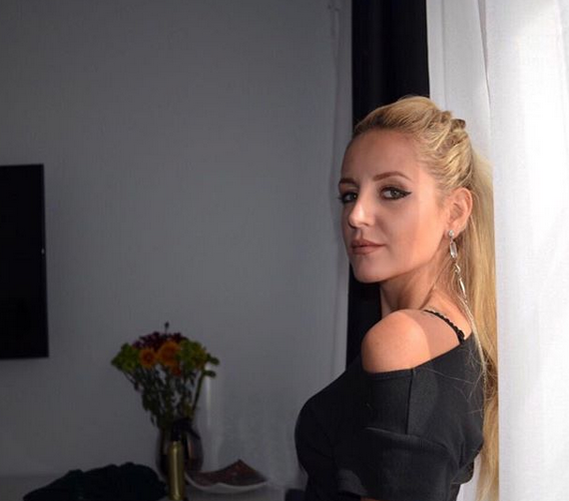 Îţi mai aminteşti de Dee Dee de la ”Insula iubirii”, care şi-a rupt piciorul în Thailanda? Ce mai face şi cum mai arată acum