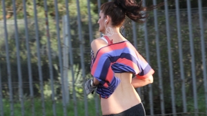 A intors toate privirile barbatilor pe strada. Uite ce echipament si-a ales pentru jogging