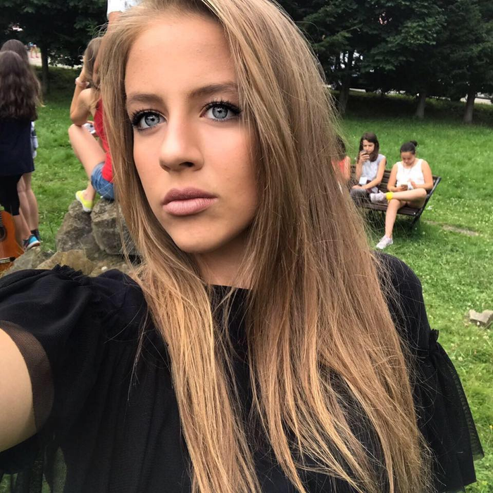 Ce s-a ales de Jennifer Dumitrașcu, fetița inocentă din serialul Îngerașii de la Pro TV, la 11 ani de la terminarea filmărilor