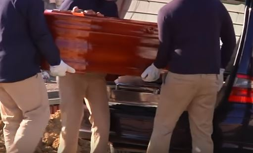 Ți se face pielea de găină! Cum arată o înmormântare pe vreme de pandemie COVID-19
